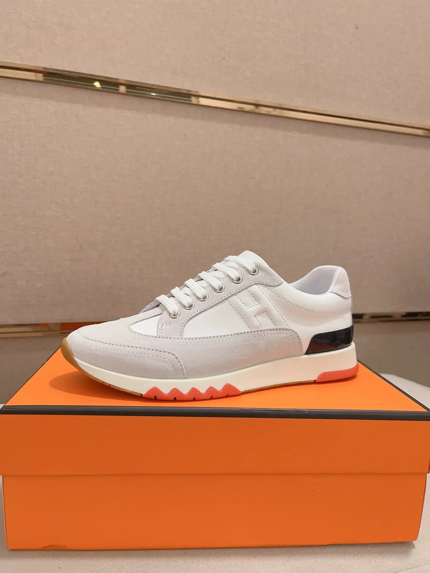 Ex-factory price: 500💰《HERMES》【Classic original single version】Hermès; top 🔝purchasing agent🔍🔍men's latest 🇺🇸sold simultaneously, original imported from Italy ▲▲first-layer cowhide ▲▲ (high-end, nobility and class) ) Exquisite workmanship (Italian 🇮🇹 imported water-dyed 🐂 cowhide lining) sole: original sole provided by the original factory, ⚠️exclusive double-layer activity·TPR·rubber·combined molded outsole; super comfortable·wear-resistant·non-slip·environmental protection The real thing is more beautiful when photographed in kind (high quality, following orders), you can come in and out at will * Number of yards: 38·39·40·41·42·43·44# (can be customized 45.)
